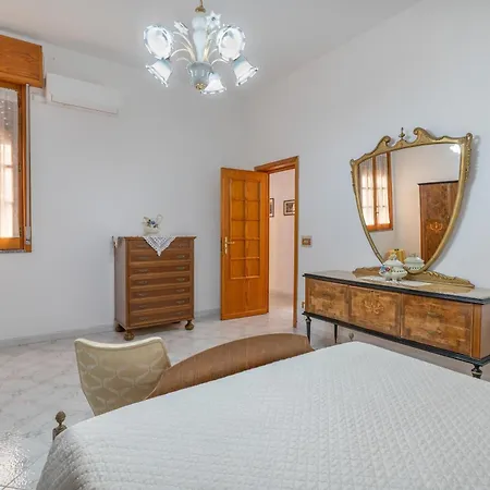 Casa Lucia Avola