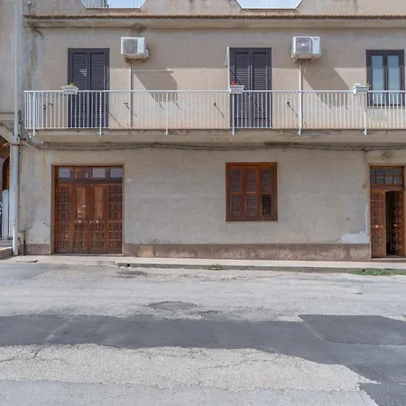 Casa Lucia Lejlighed Avola